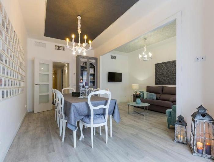 Appartamento Nice, Cozy, Fcb Stadium,payment Parking *