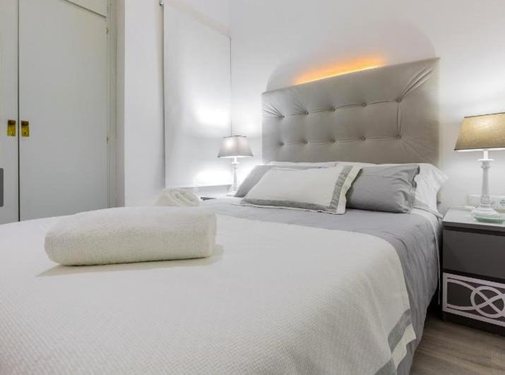 Nice, Cozy, Fcb Stadium,payment Parking * Barcellona