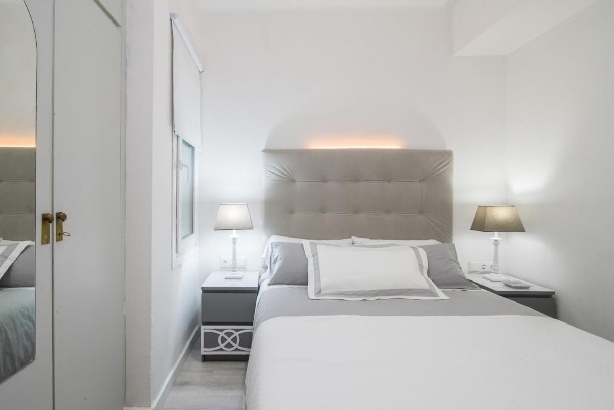 Nice, Cozy, Fcb Stadium,payment Parking Appartamento
