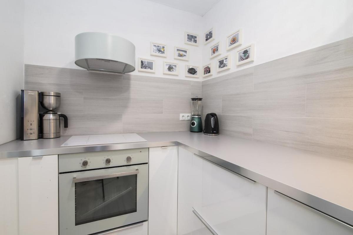 Appartamento Nice, Cozy, Fcb Stadium,payment Parking Barcellona