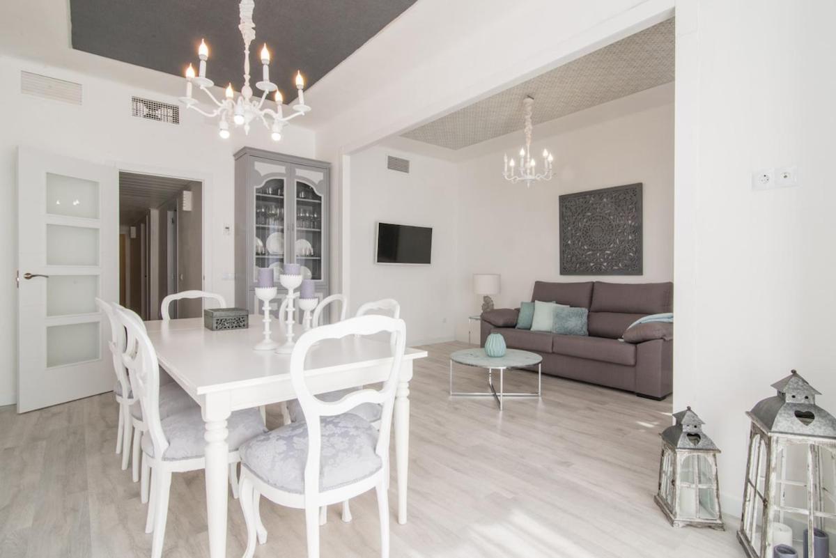 Nice, Cozy, Fcb Stadium,payment Parking Apartamento